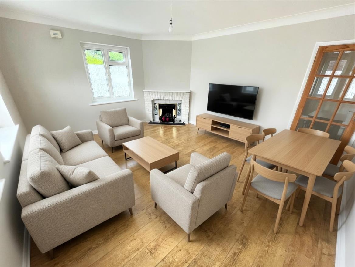2 bed property in Daws Lane, Mill Hill, NW7, Mill Hill